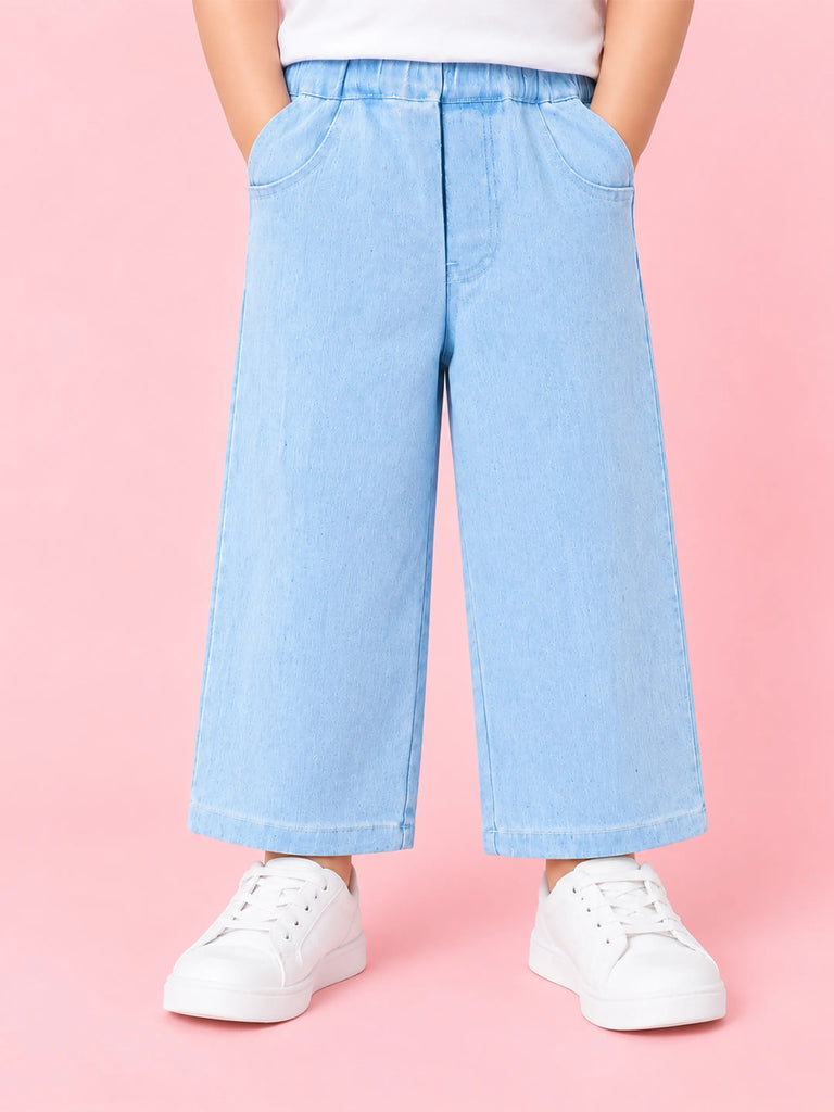 Unisex Denim Jeans – Light Blue Wide-Leg Jeans with Pockets